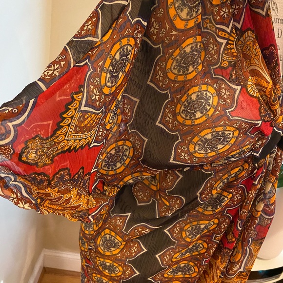 Beautiful blouse! Nice and rich combination color - Picture 7 of 8